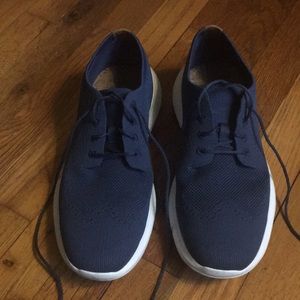 FootJoy FLEX LE2. Spikeless golf or casual shoes.